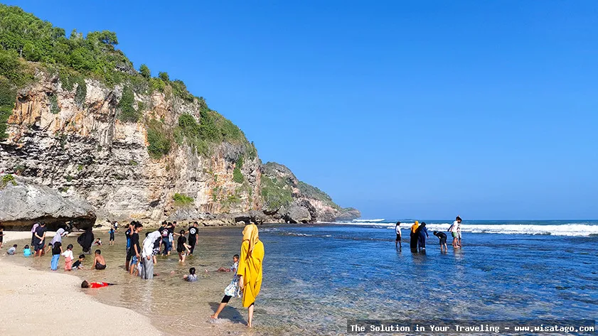 Pantai Ngrumput, keindahan alam Gunungkidul