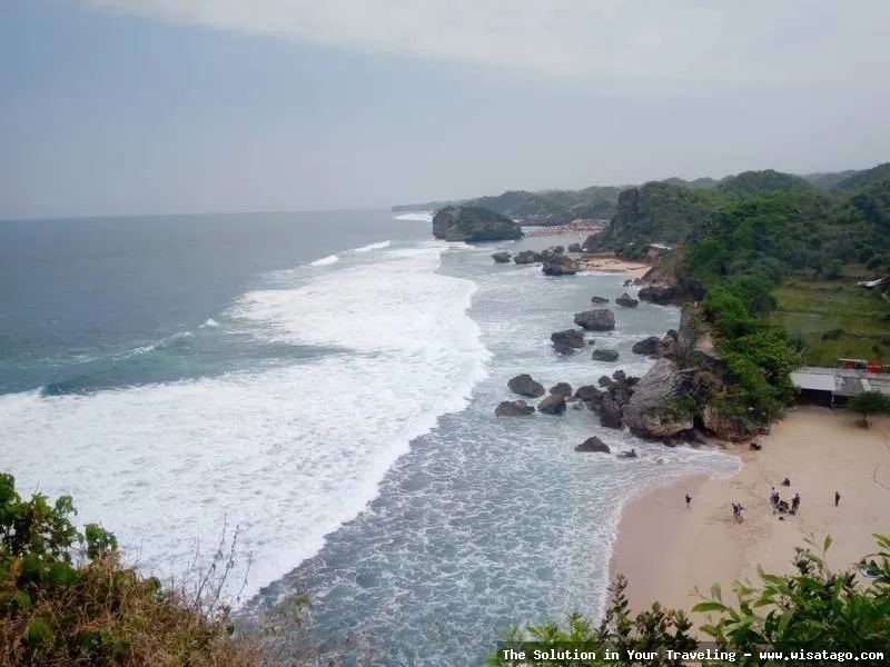 Pantai Ngrumput, pesona alam Yogyakarta.