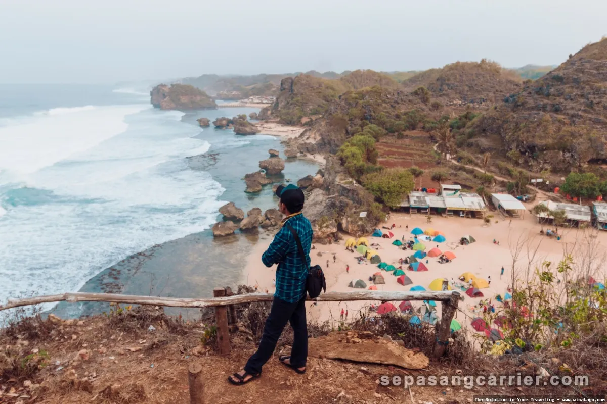 Pantai Ngrumput, keindahan alam Gunungkidul.