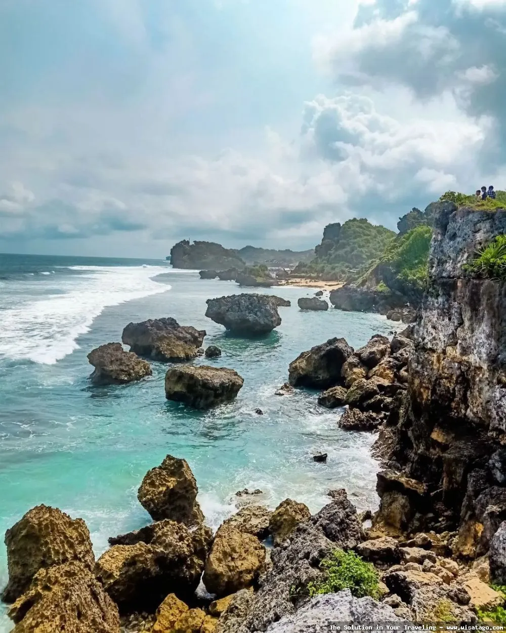 Pantai Ngrumput, pesona alam Yogyakarta.