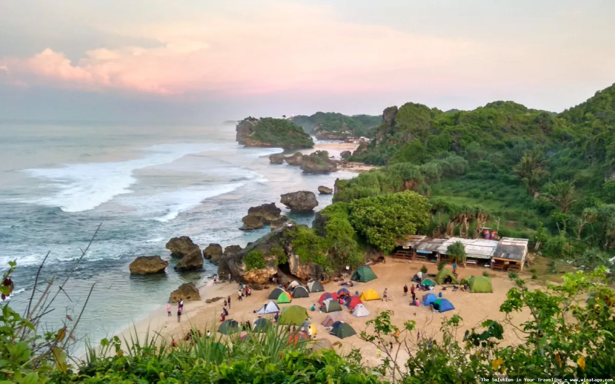Pantai Ngrumput, keindahan alam Gunungkidul