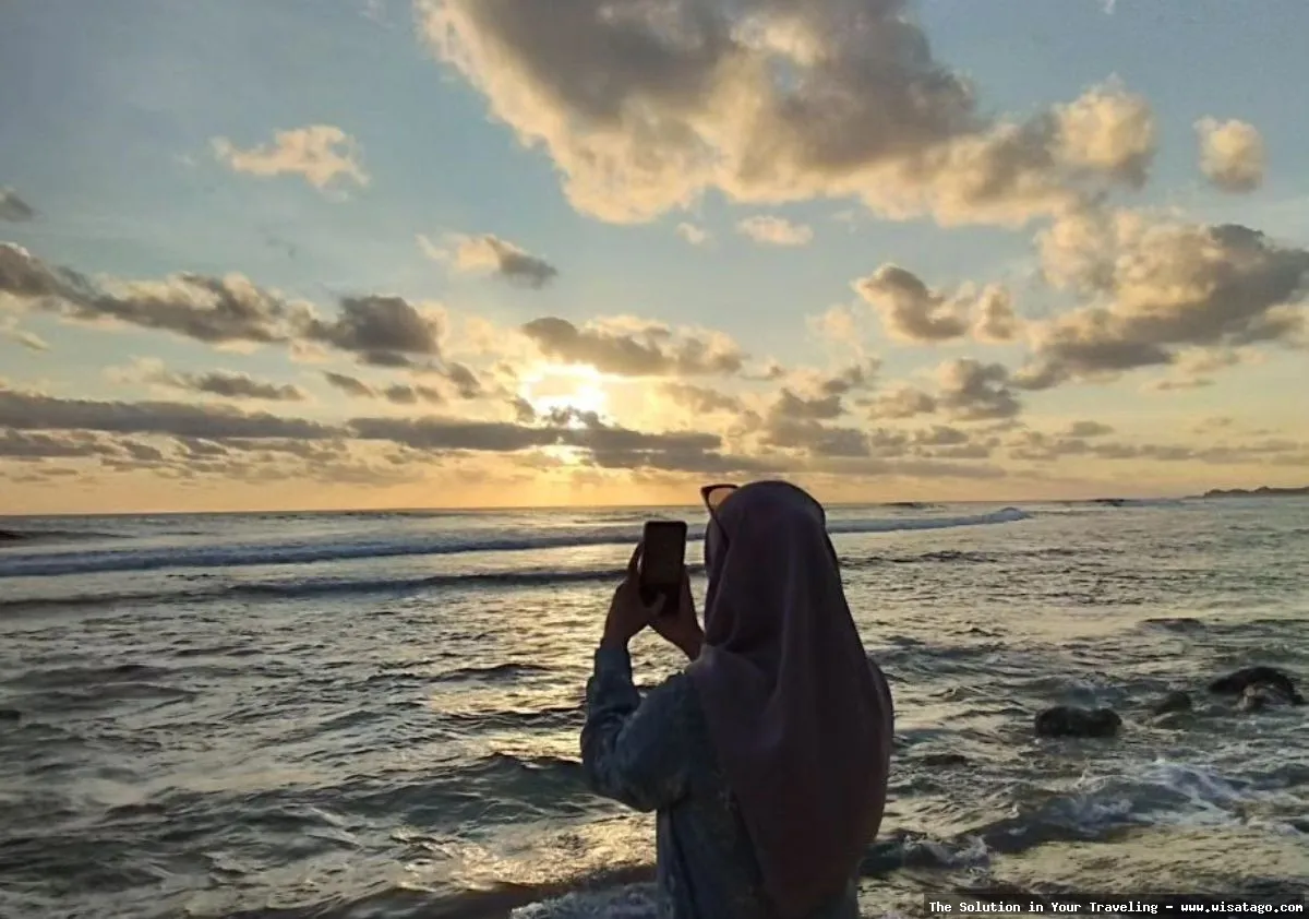 Pantai Ngudel, keindahan pantai selatan.
