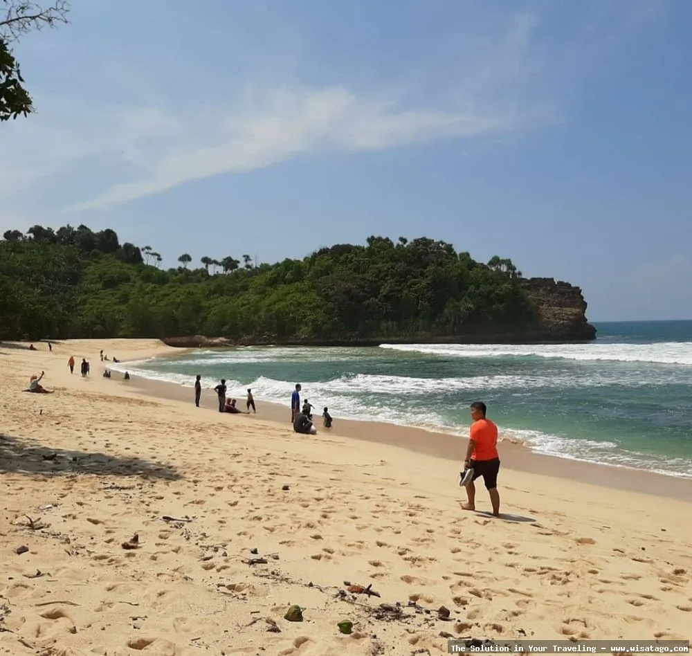 Pantai Ngudel, pesona pantai selatan.