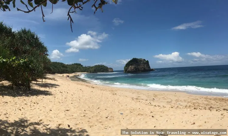 Pantai Ngudel, pesona pantai selatan.