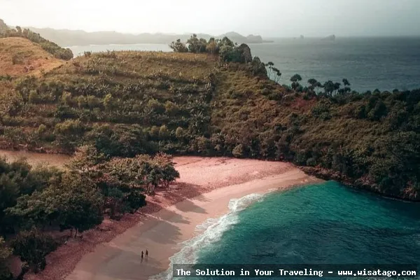 Pantai Ngudel, pasir putih yang mempesona