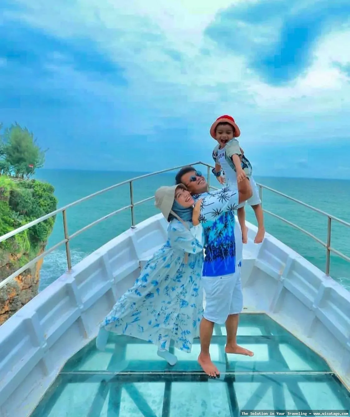 Pantai Nguluran, pemandangan laut memukau