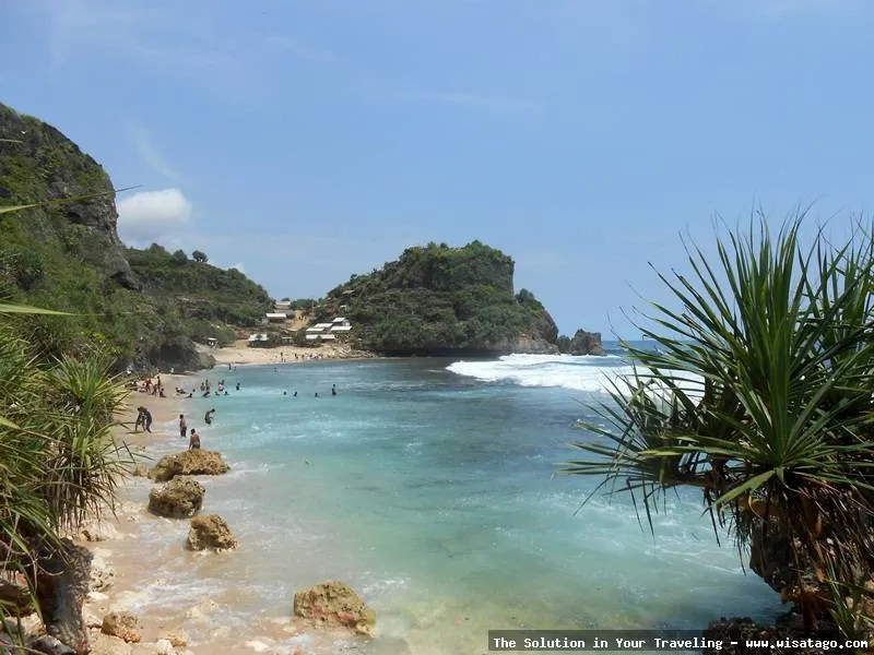 Pantai Nguyahan, pesona pantai selatan.