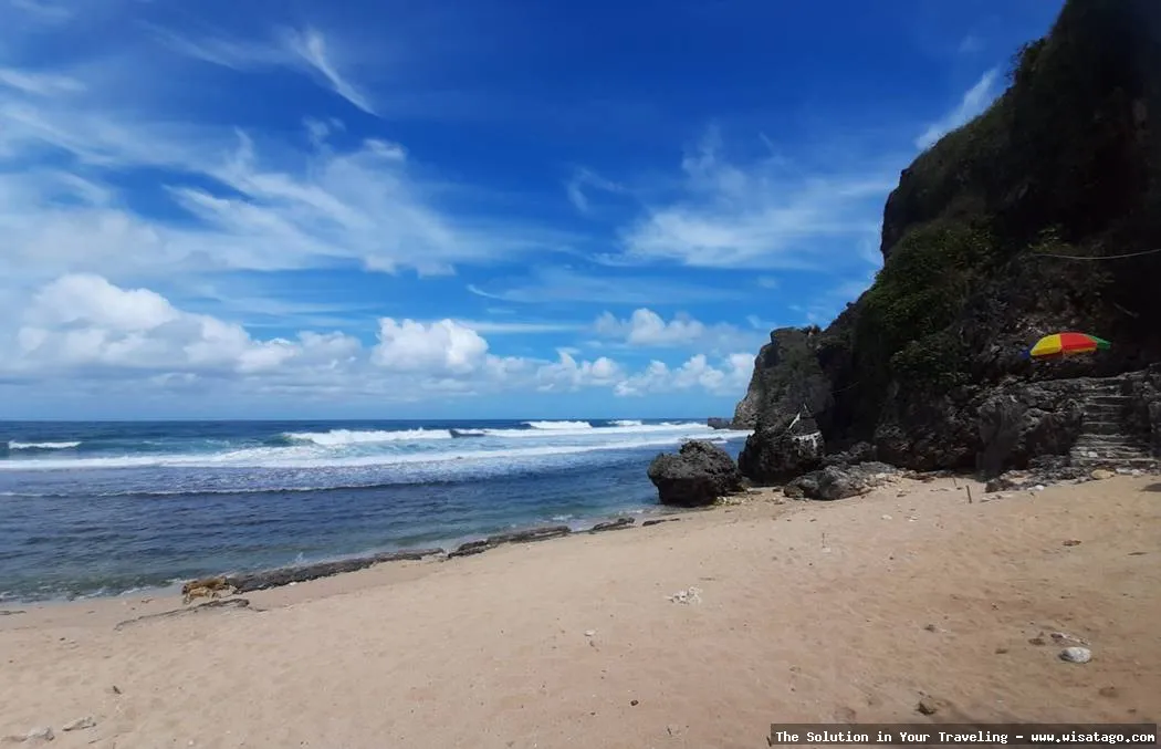 Pantai Nguyahan, pasir putih menawan