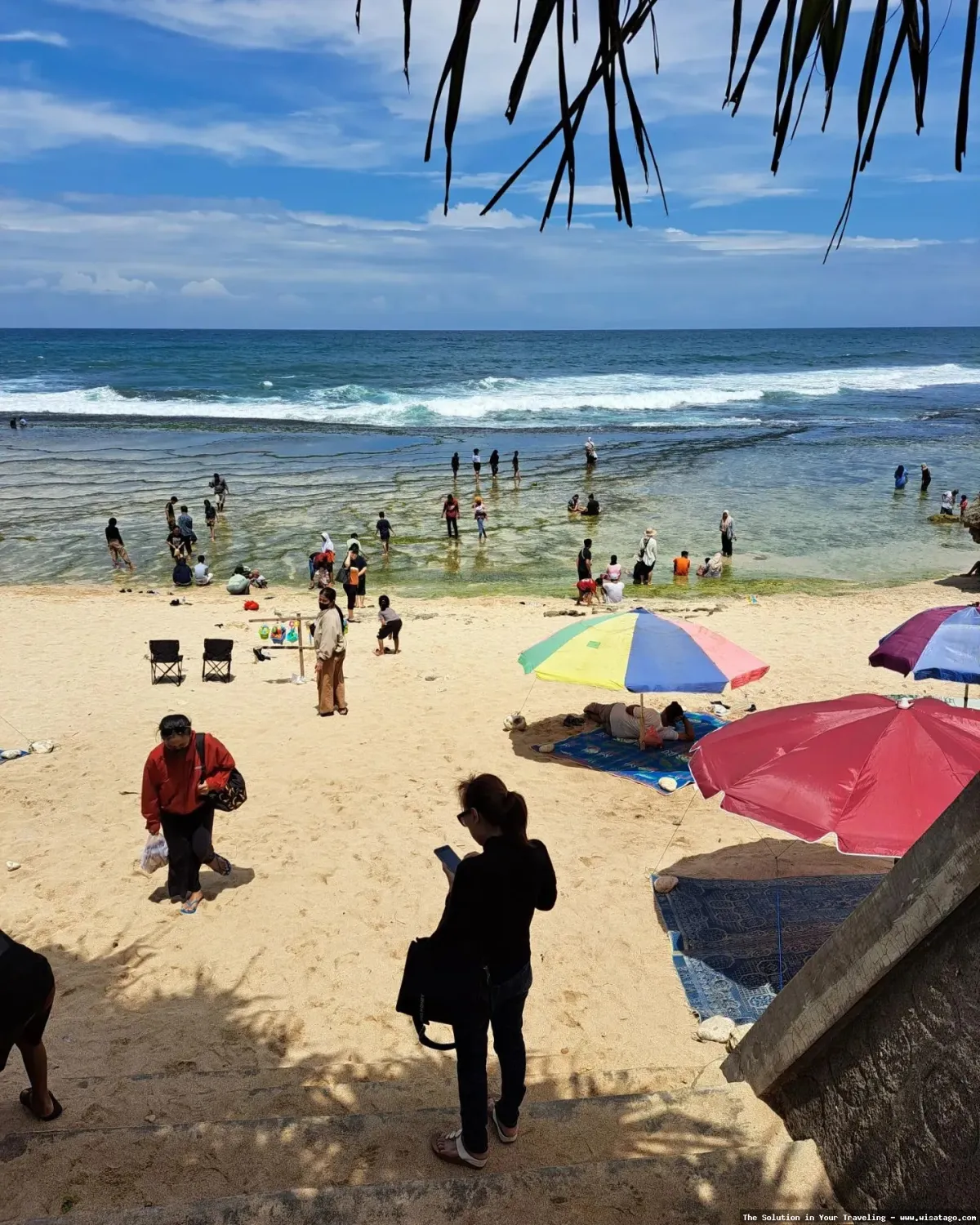 Pantai Nguyahan, pesona pantai selatan.