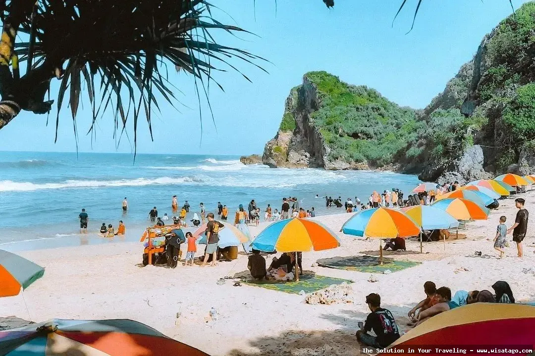 Pantai Nguyahan, pesona pantai selatan.