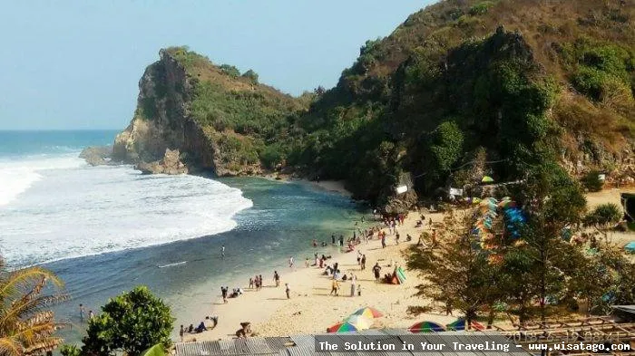 Pantai Nguyahan, pesona pantai selatan.