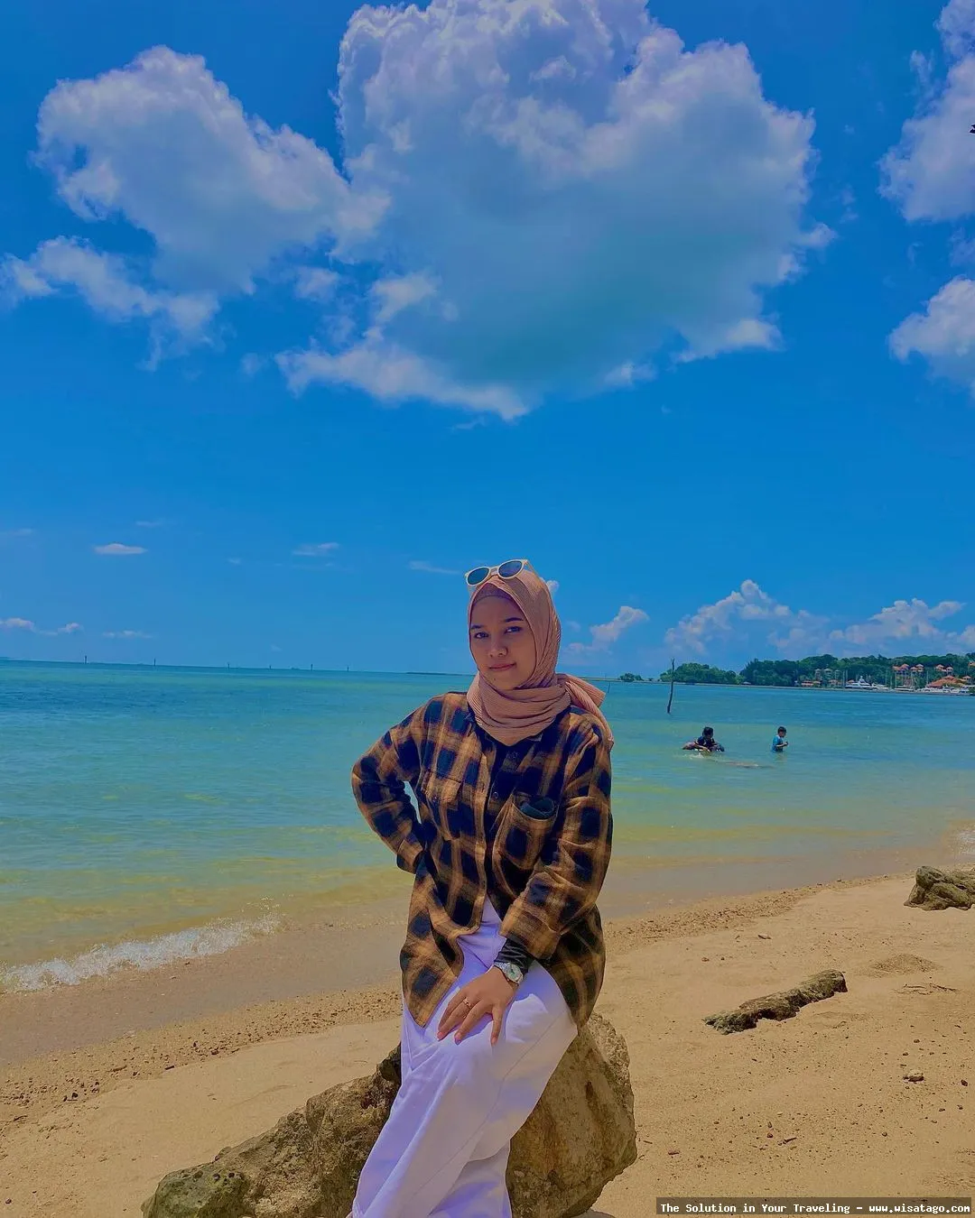 Pantai Nongsa, pesona wisata bahari.