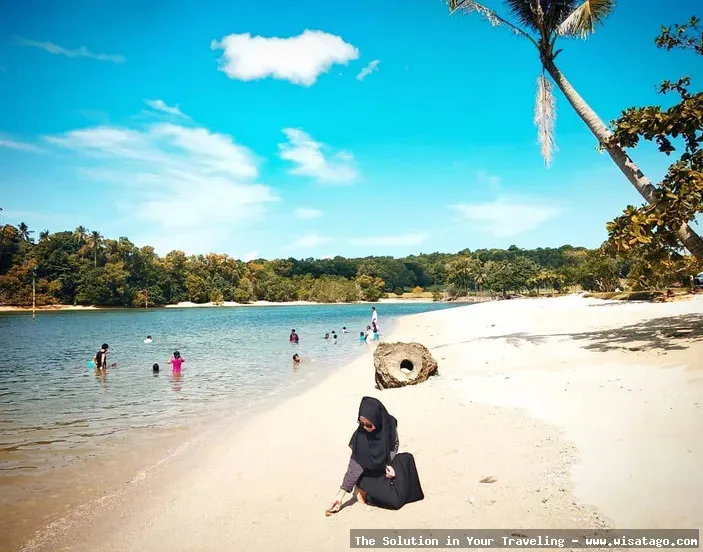 Pantai Nongsa Batam yang menawan hati