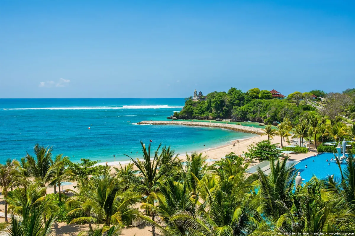Pantai Nusa Dua berpasir putih bersih