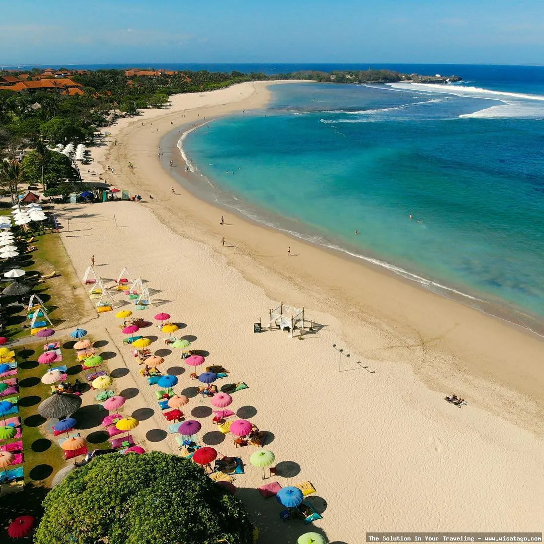 Pantai Nusa Dua dengan pasir putih