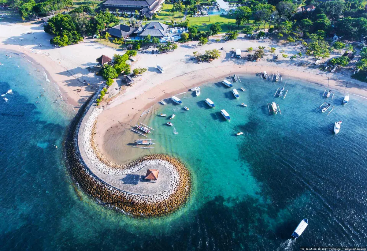 Pantai Nusa Dua, pasir putih menawan