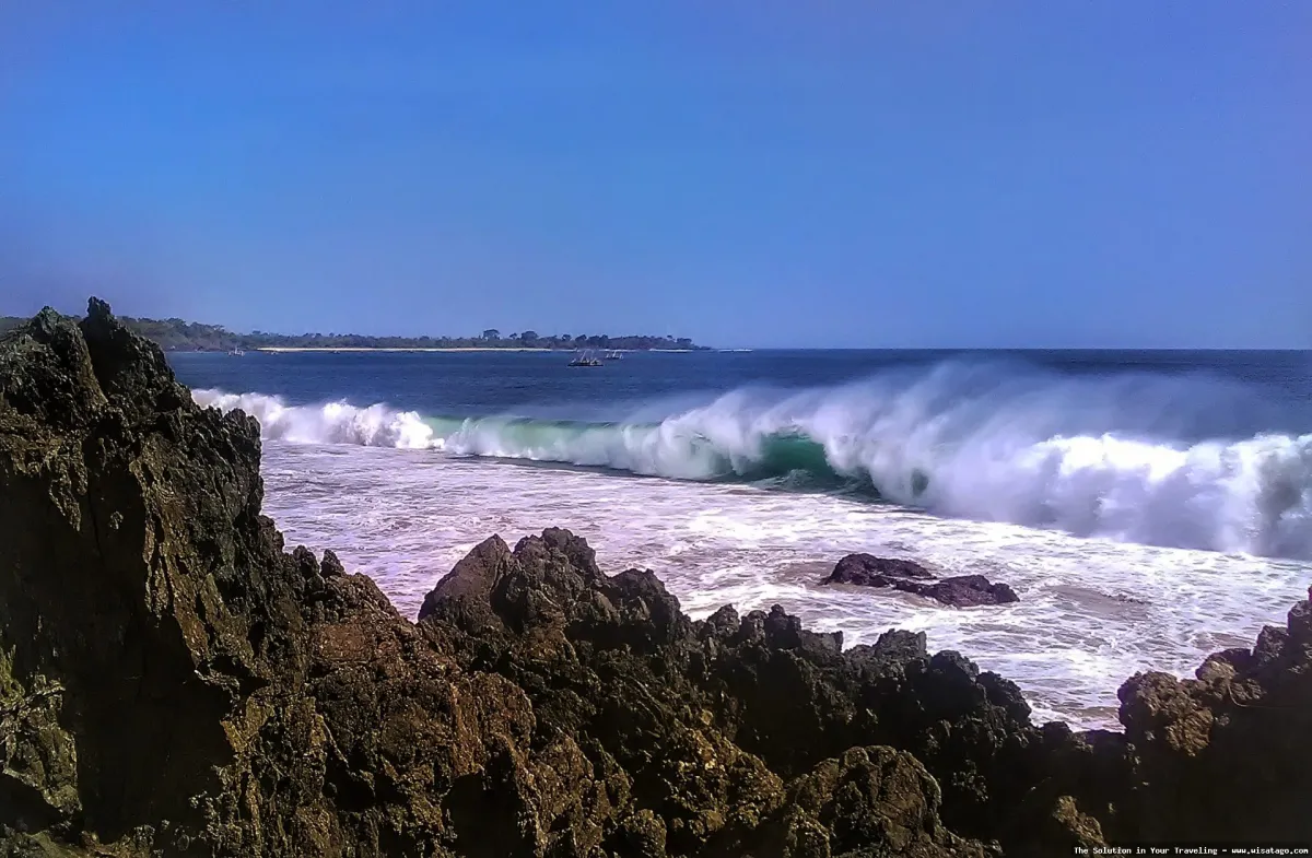 Pantai Ombak Tujuh: Tips, Harga Tiket, Kuliner, Lokasi, Fasilitas dan Spot Pantai Ombak Tujuh: Tips, Harga Tiket, Kuliner, Lokasi, Fasilitas dan Spot