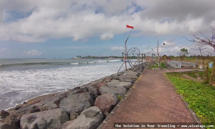 Pantai Padang Galak, pasir vulkanik hitam