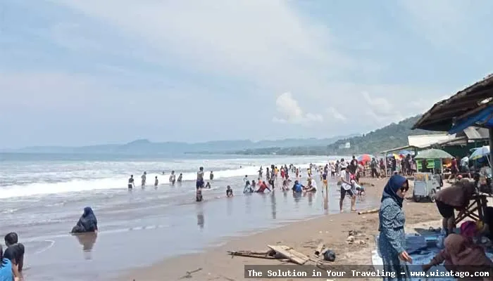 Pantai Palabuhanratu, pemandangan laut memukau
