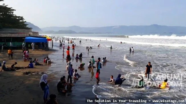 Pantai Palabuhanratu: pesona garis pantai