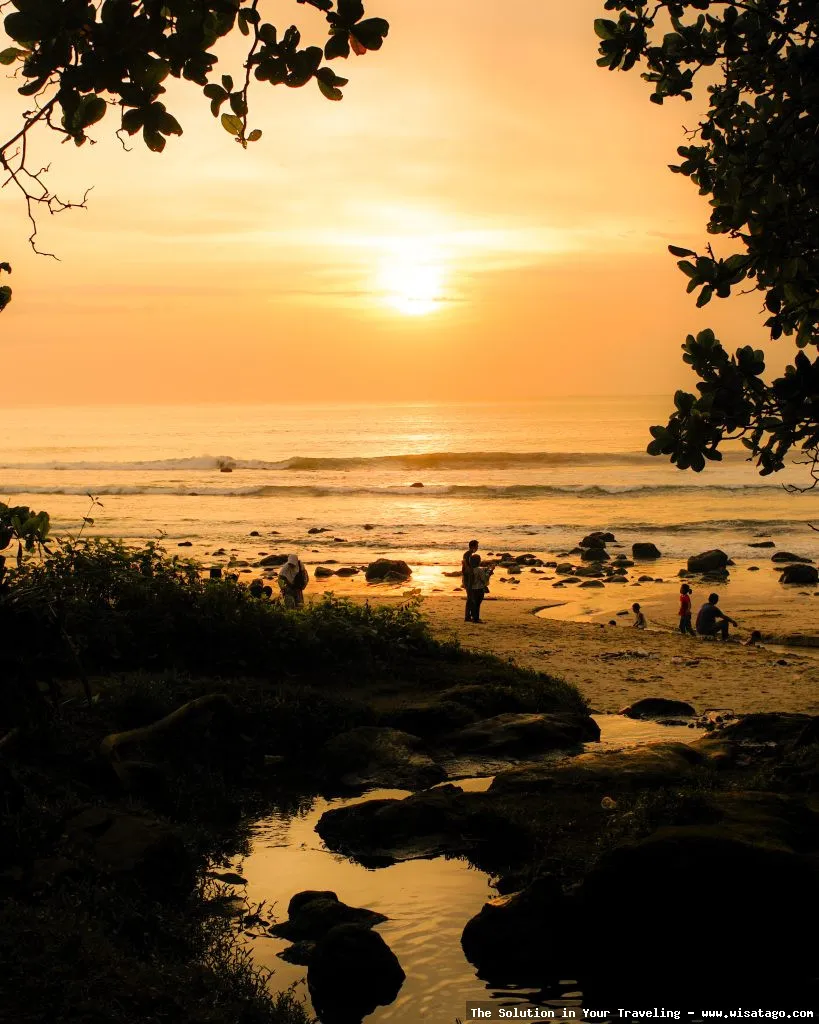 Pantai Pancur: keindahan alam memukau