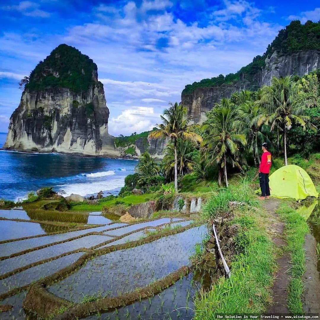 Pantai Pangasan, keindahan alam Kebumen