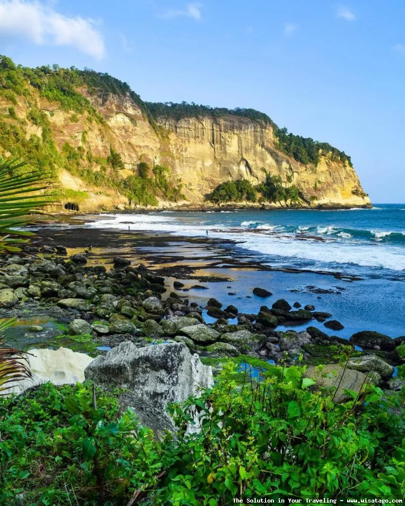 Pantai Pangasan, keindahan alam Kebumen