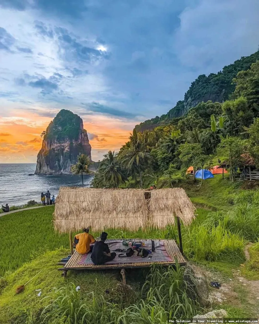 Pantai Pangasan, keindahan alam Kebumen