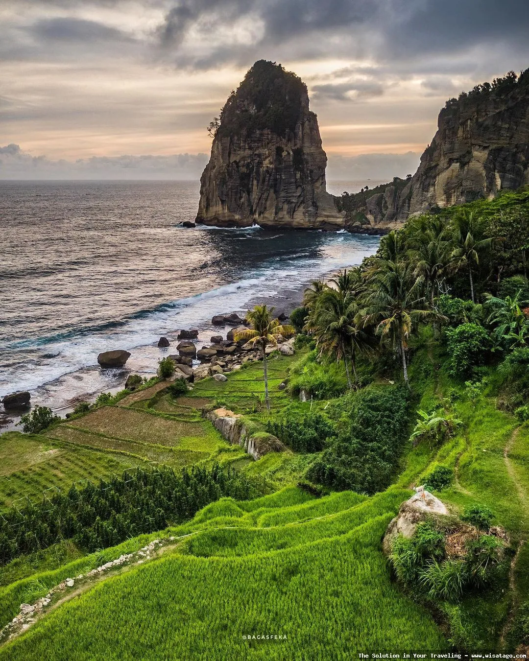 Pantai Pangasan, keindahan alam Kebumen