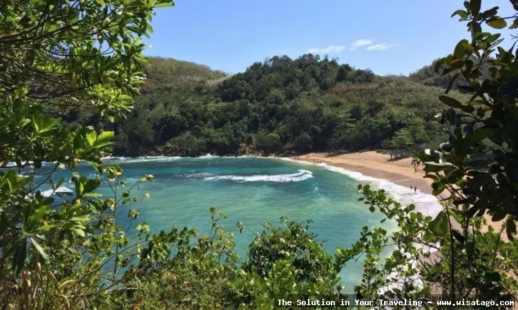 Pantai Pangi, keindahan alam Blitar.