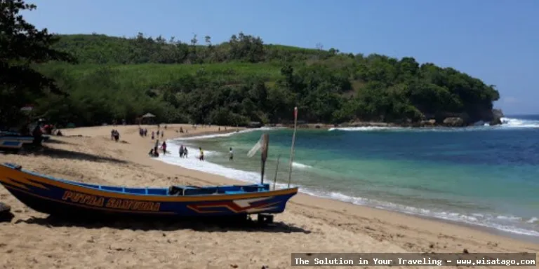 Pantai Pangi, keindahan alam Blitar.
