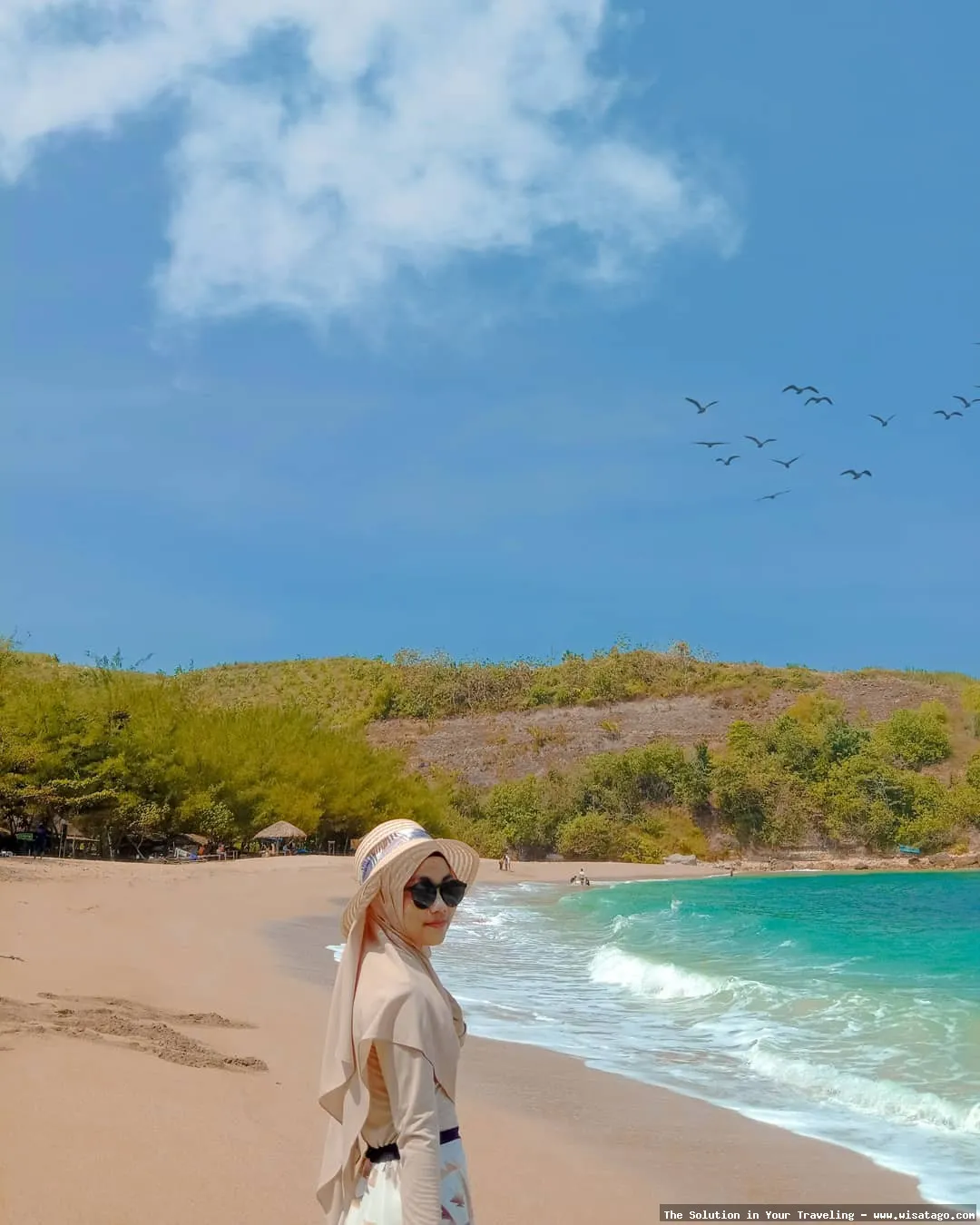 Pantai Pangi: keindahan pantai selatan.