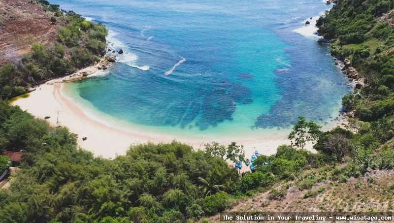 Pantai Pangi Blitar yang menawan.