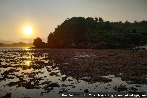 Pantai Pangi Blitar yang indah mempesona