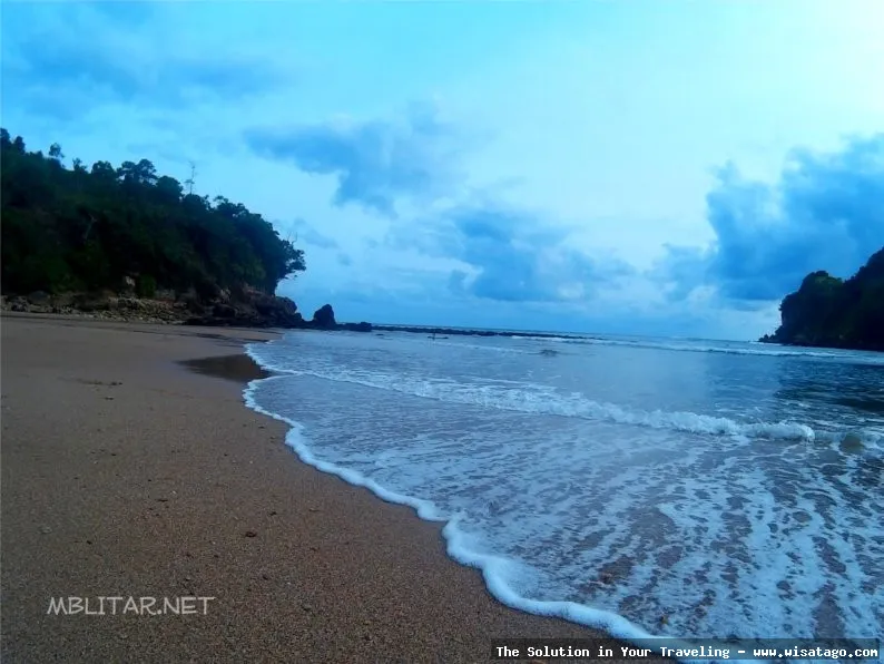 Pantai Pangi Blitar yang indah menawan