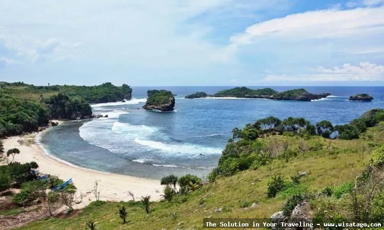 Pantai Pangi Blitar yang menawan.