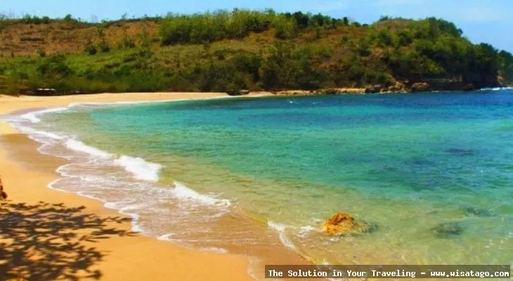 Pantai Pangi Blitar yang mempesona.