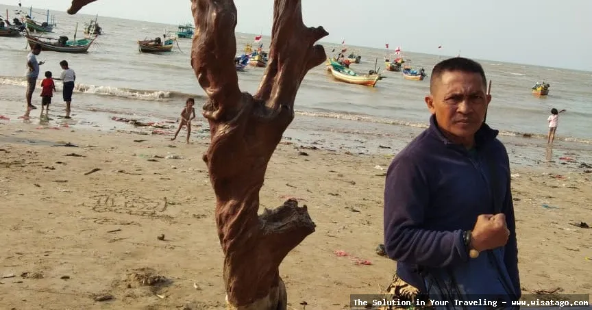 Pantai Panyuran, keindahan laut Jawa