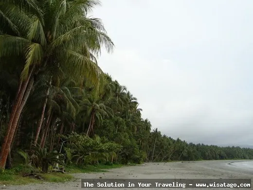 Pantai Panyuran: keindahan laut Jawa