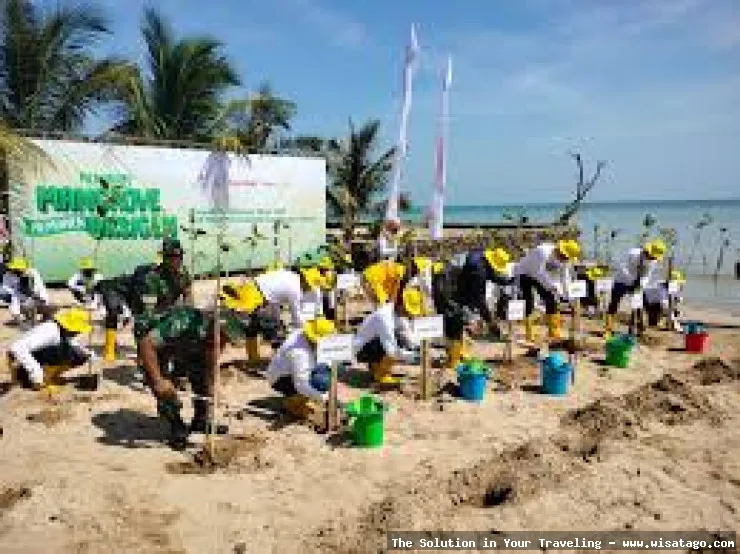 Pantai Panyuran: pesona pantai eksotis