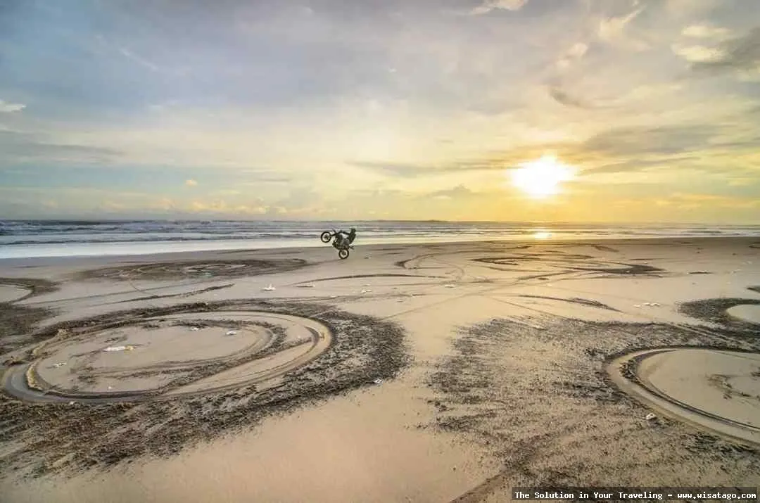 Pantai Parangkusumo Yogyakarta, hamparan pasir luas
