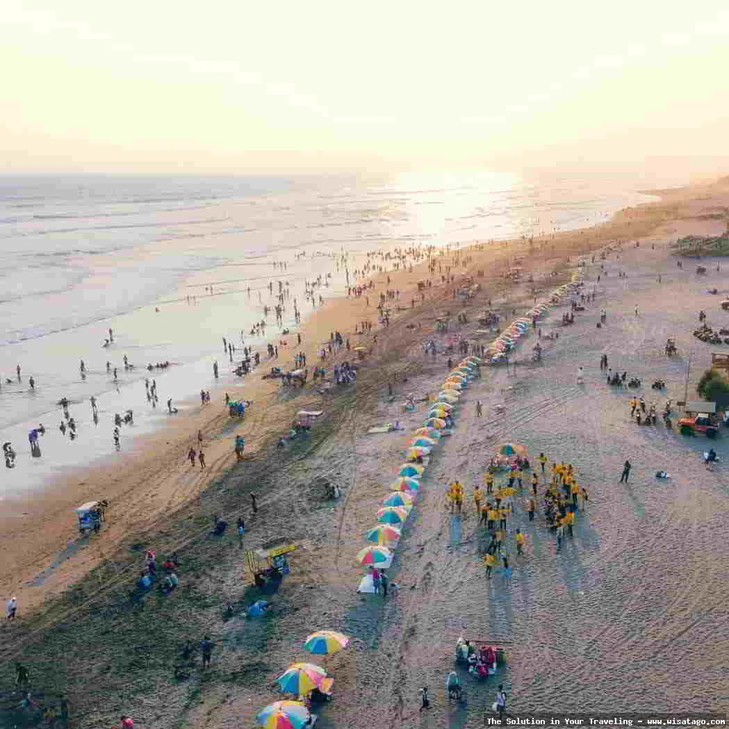 Pantai Parangtritis, ombak selatan memukau
