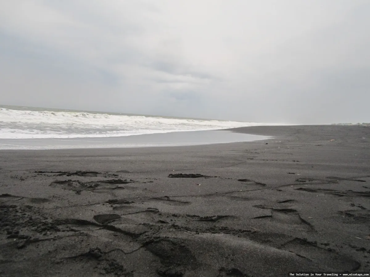 Pantai Paseban, keindahan alam memukau