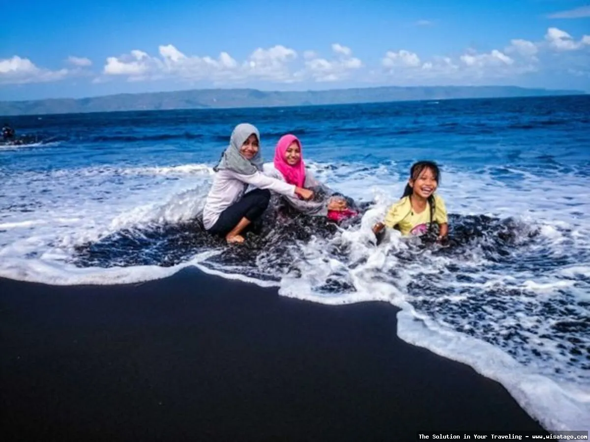 Pantai Paseban, keindahan pesisir selatan