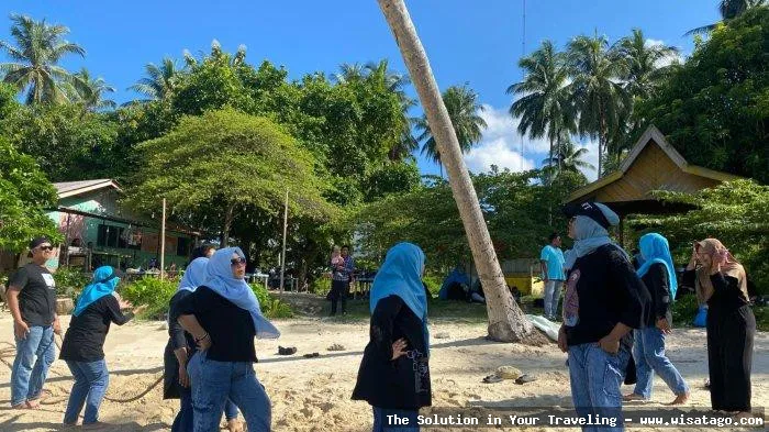 Pantai Pasir Manang yang mempesona