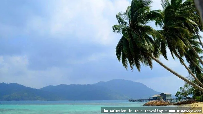 Pantai Pasir Manang yang indah mempesona