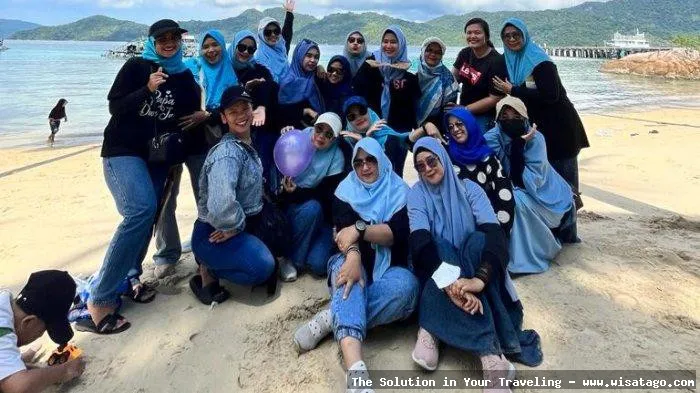 Pantai Pasir Manang yang indah menawan