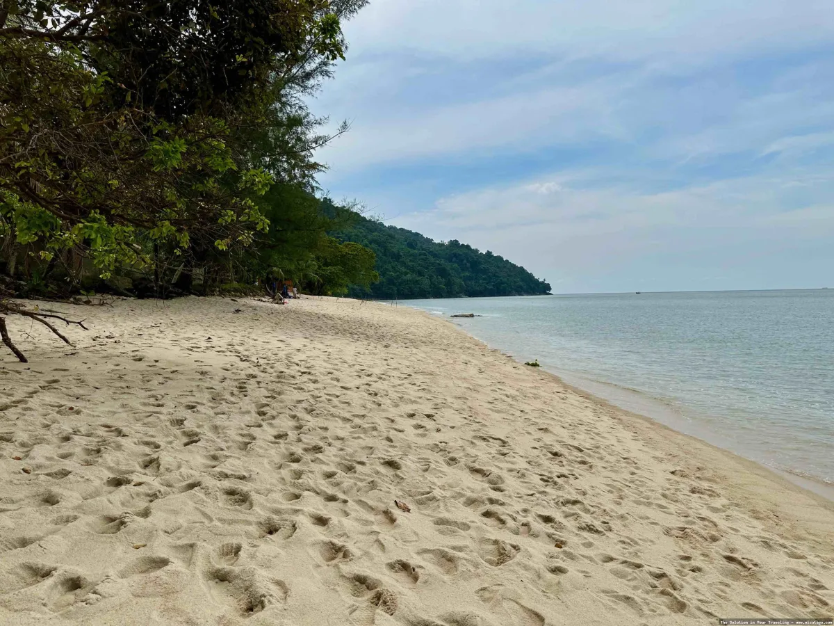 Pantai Pasir Panjang yang indah mempesona