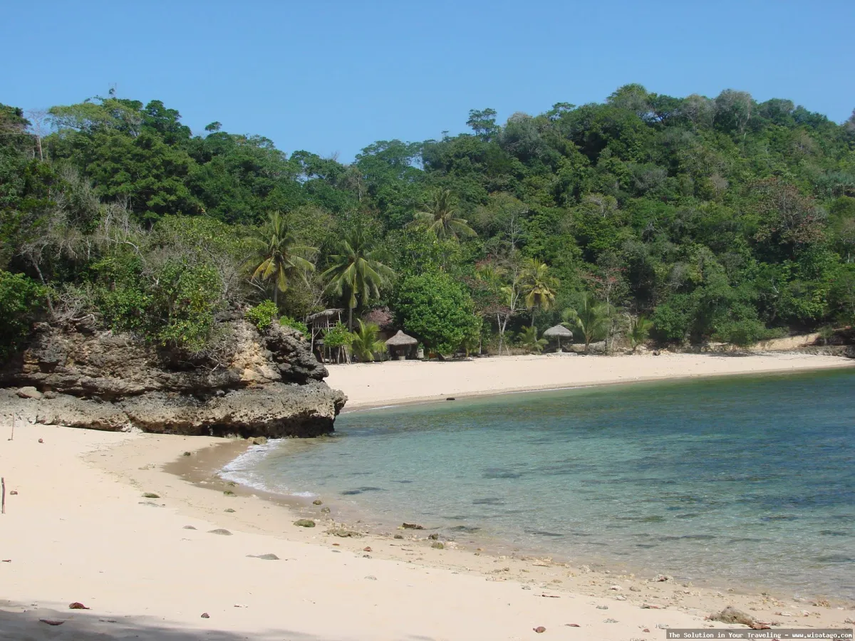Pantai Pasir Panjang: hamparan pasir eksotis