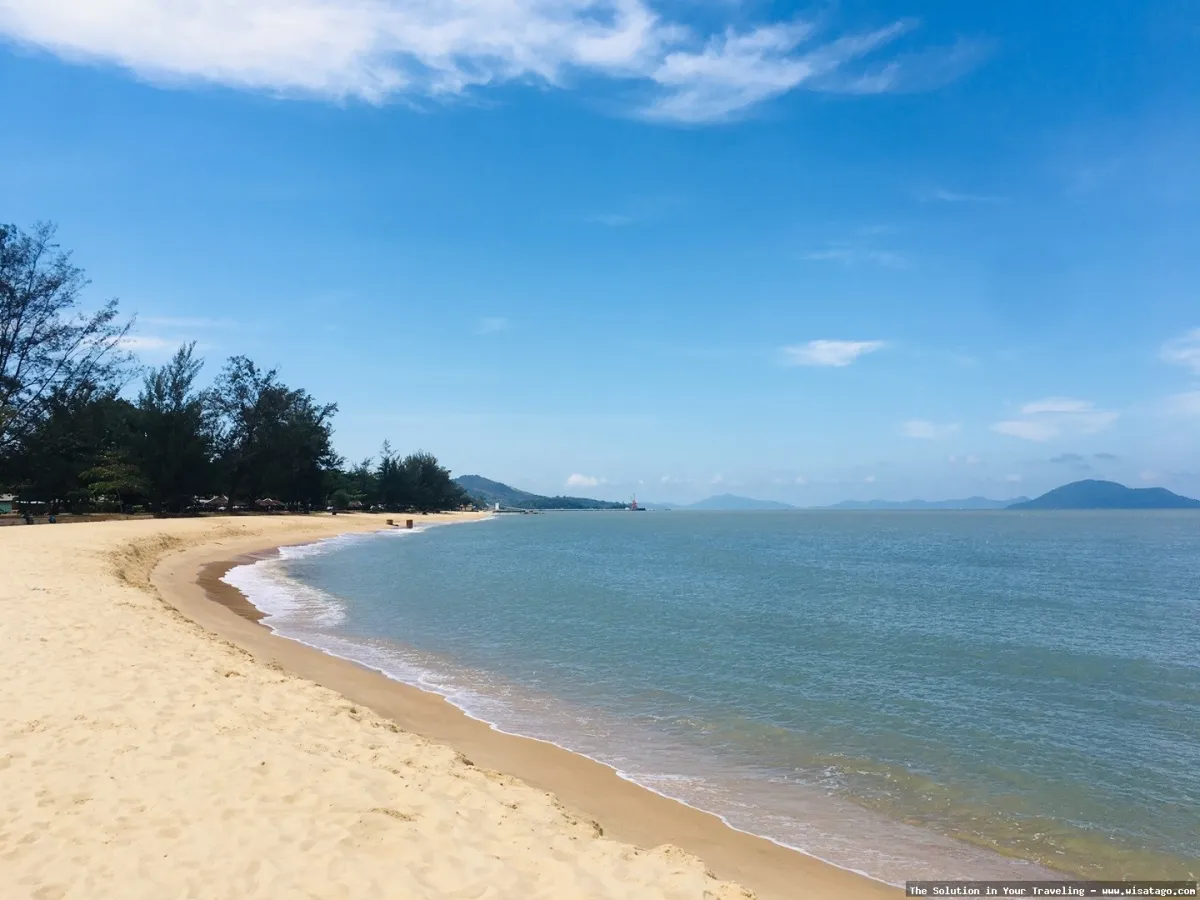 Pantai Pasir Panjang yang memukau alami